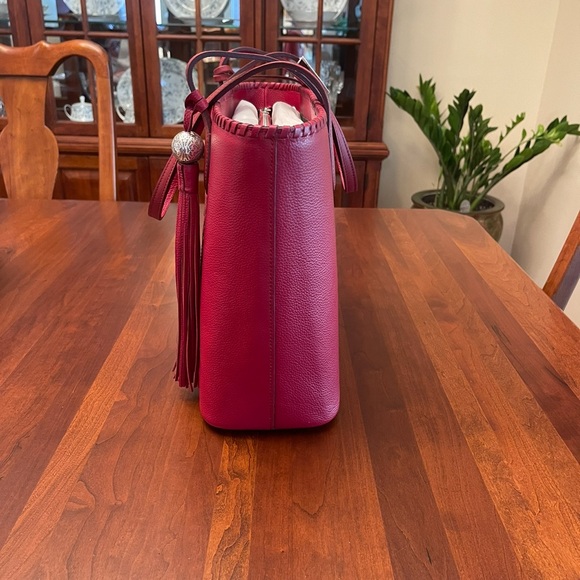 NWT BRIGHTON GABRIELLA MEDALLION TOTE - Picture 2 of 15